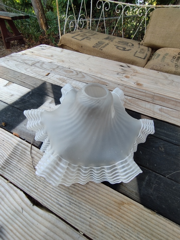 Abat jour verre dépoli drapé 