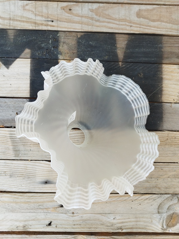 Abat jour verre dépoli drapé 