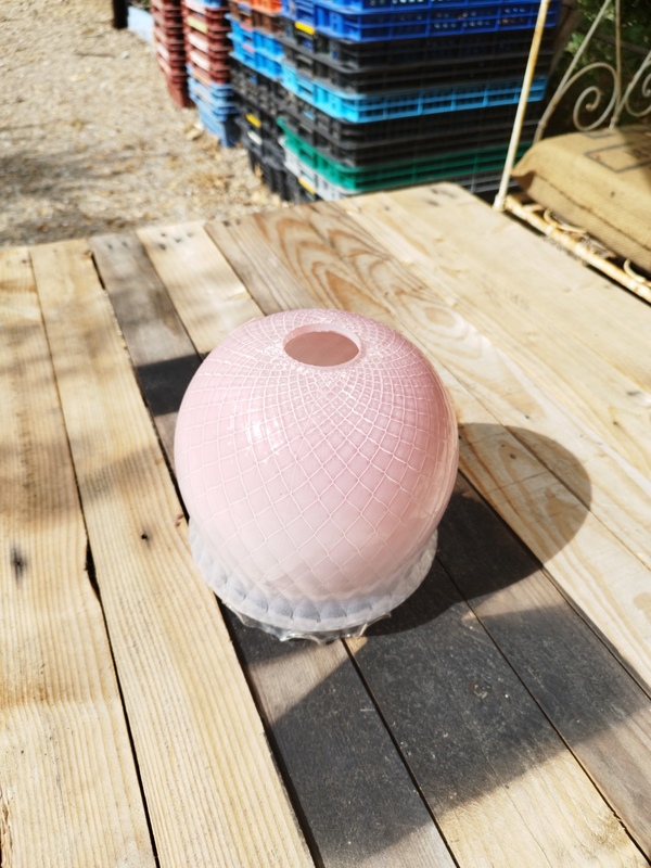 Abat jour vintage en verre rose 