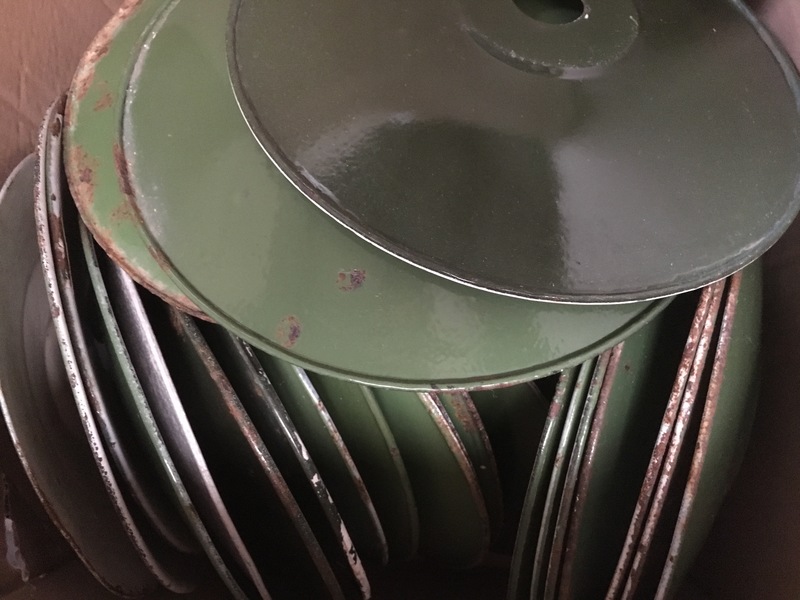 Abats jour coupelles émaillés vertes