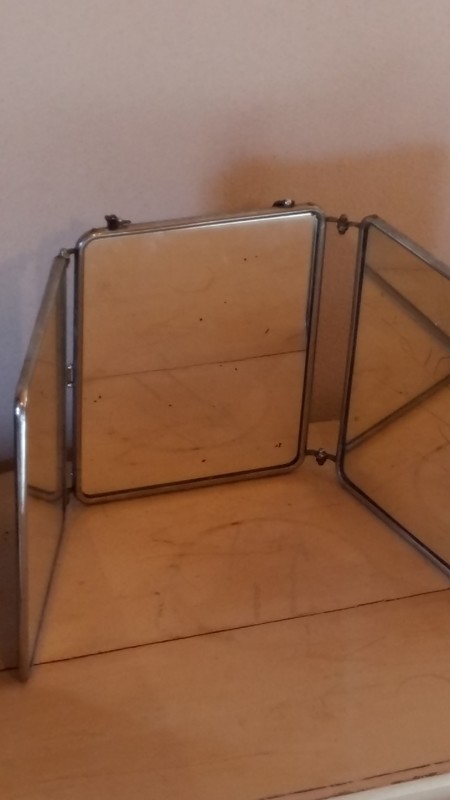 Ancien triptyque de barbier 