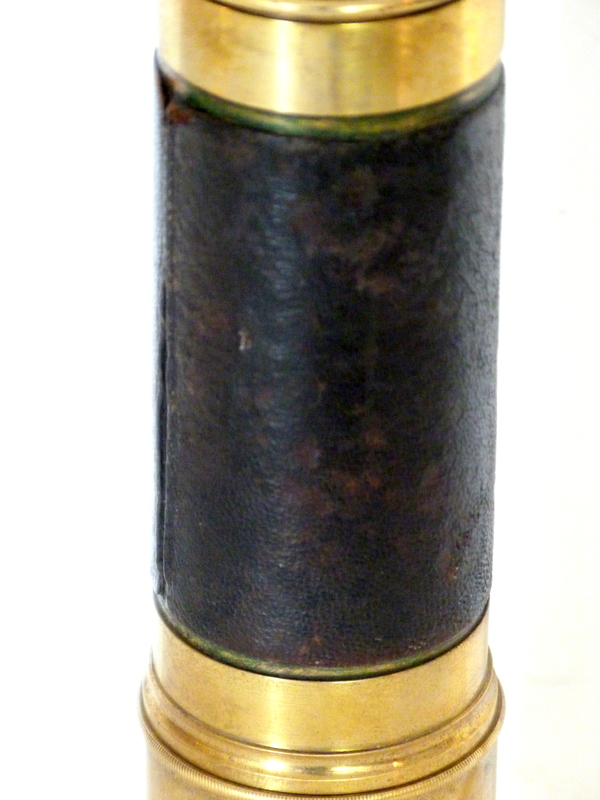 Ancienne et grande longue vue