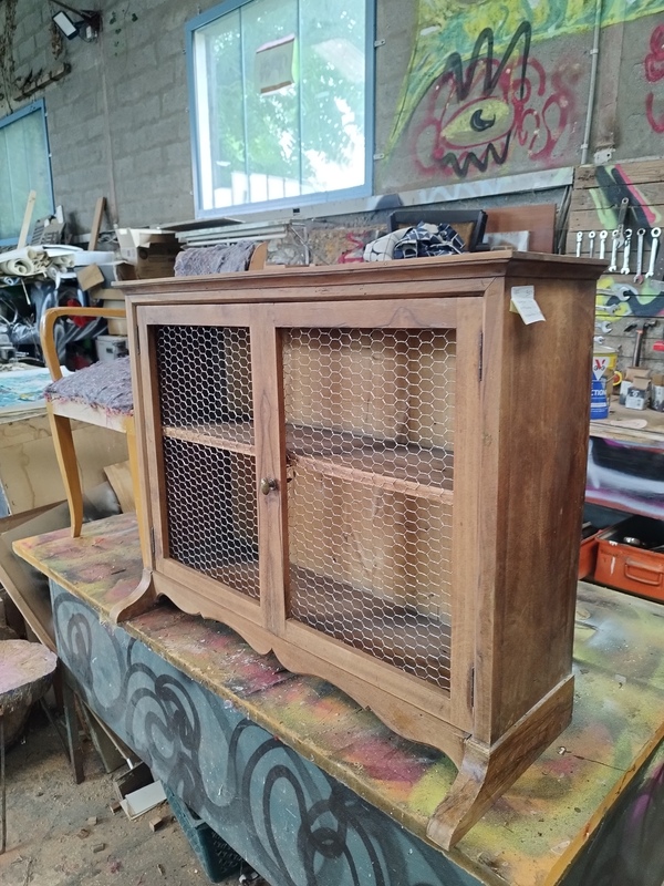 Ancienne vitrine à vaisselle 