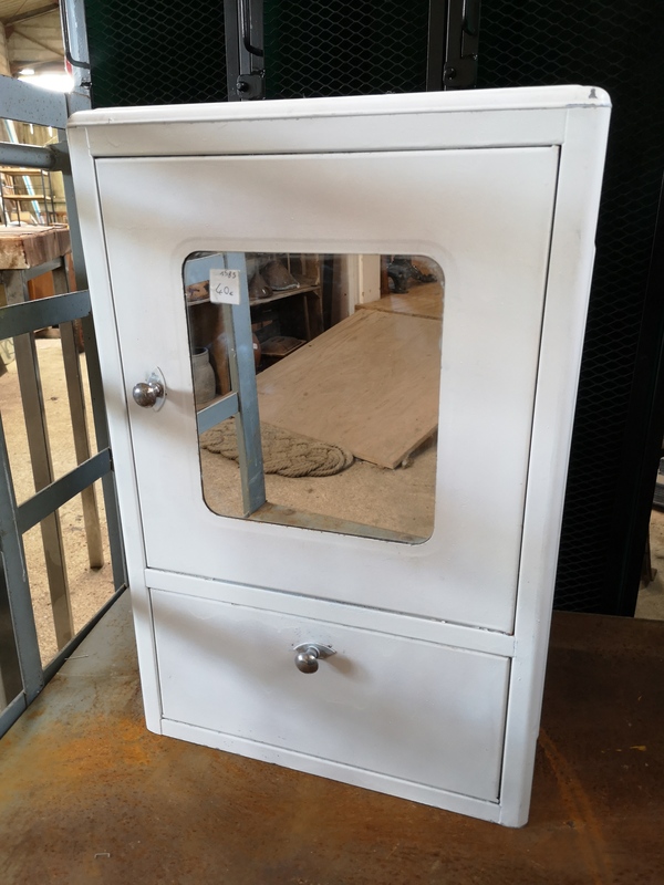 Armoire à pharmacie métal peint blanche
