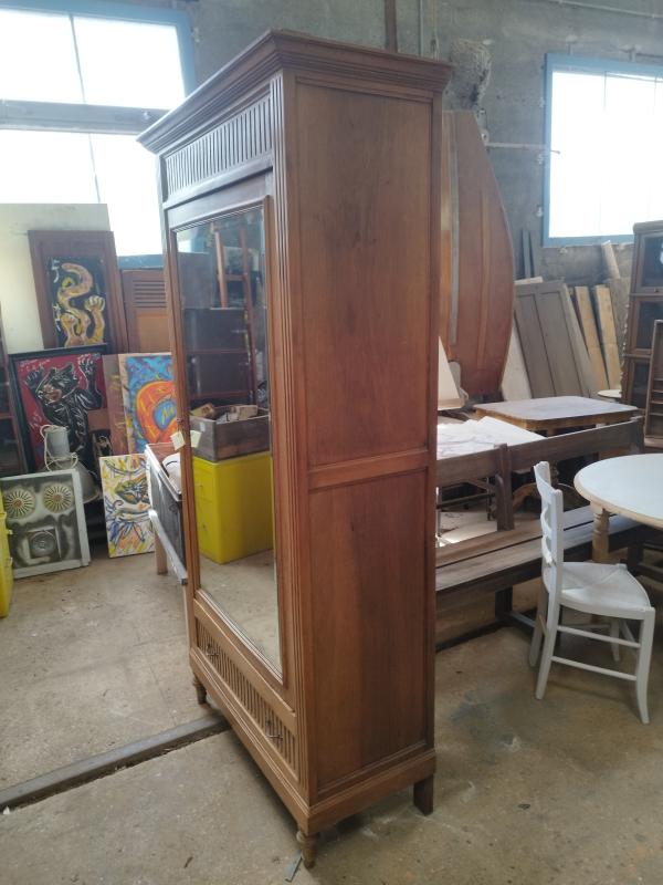 Armoire avec miroir