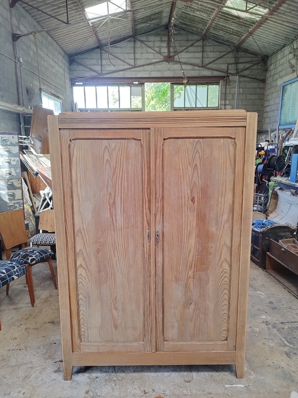 Armoire en pin
