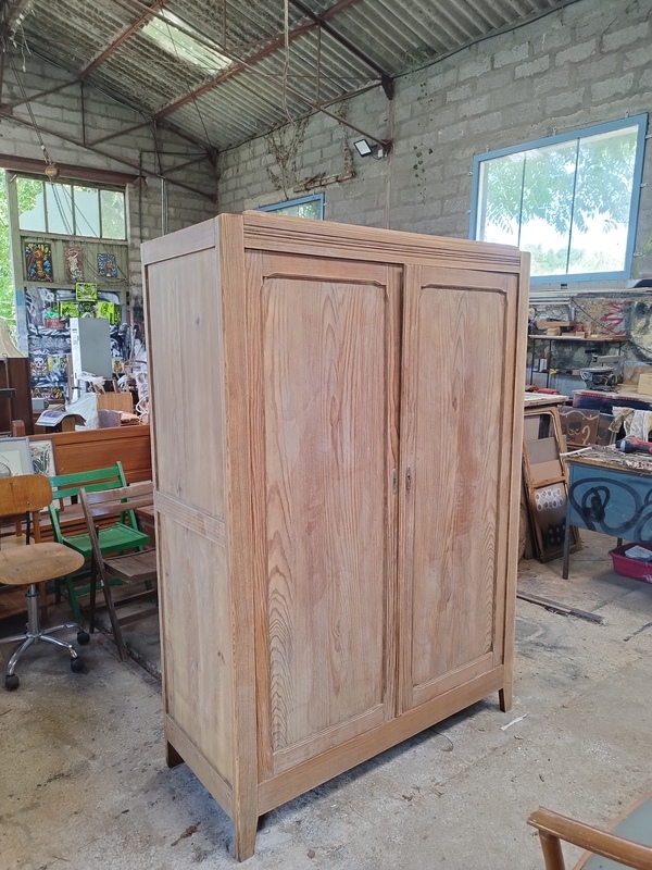 Armoire en pin