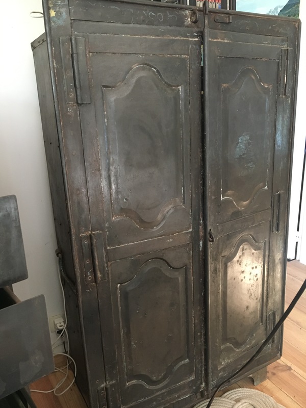 Armoire métal rivetée 