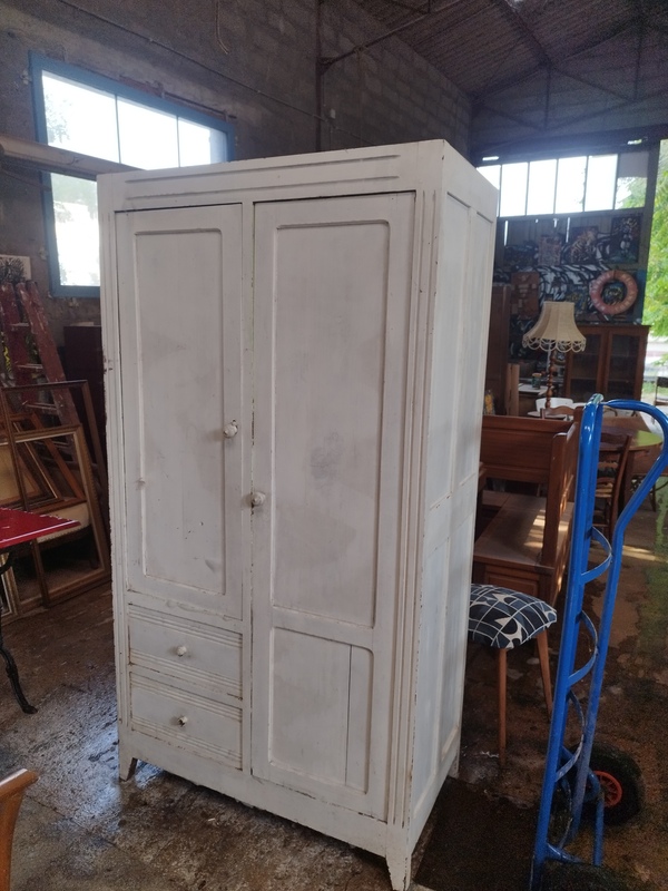 Armoire parisienne