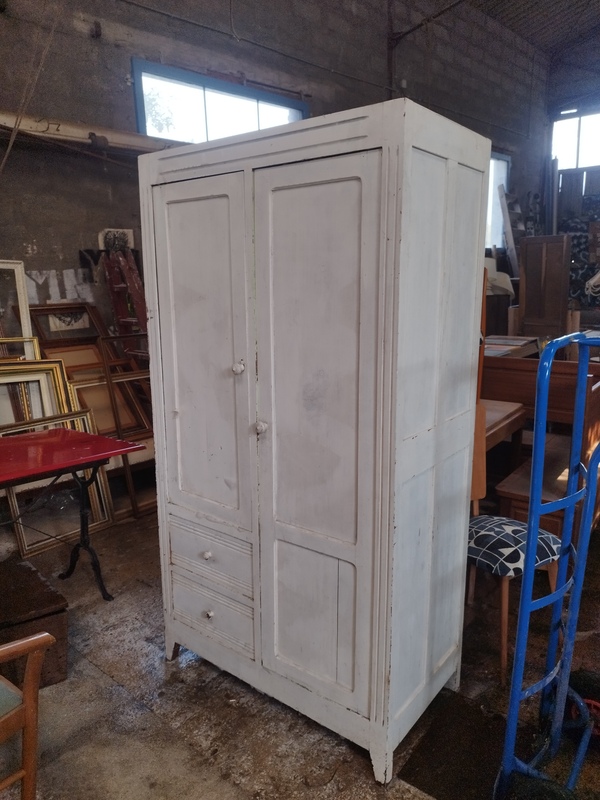 Armoire parisienne