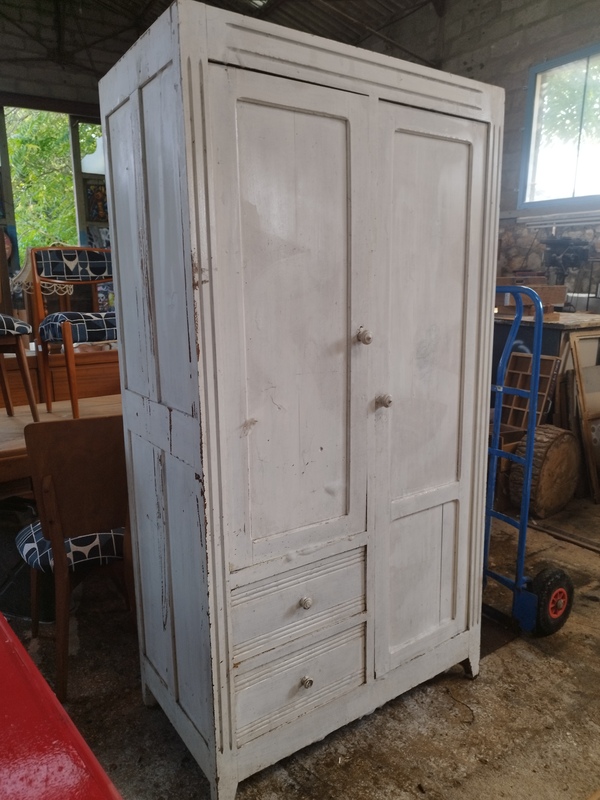 Armoire parisienne