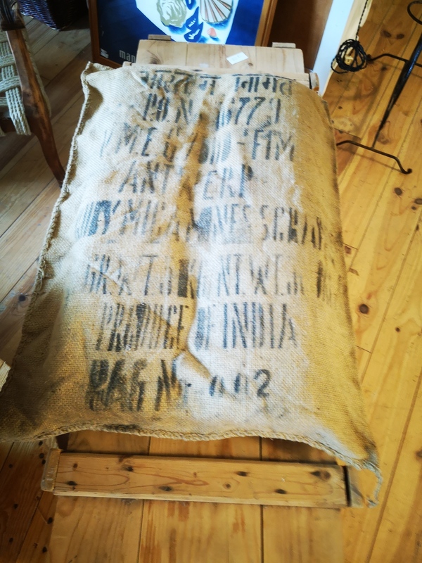 Banquette caisse d'armes restaurée