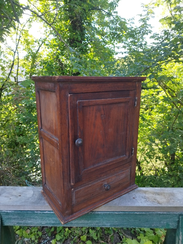 Boite à pharmacie ancienne en bois 