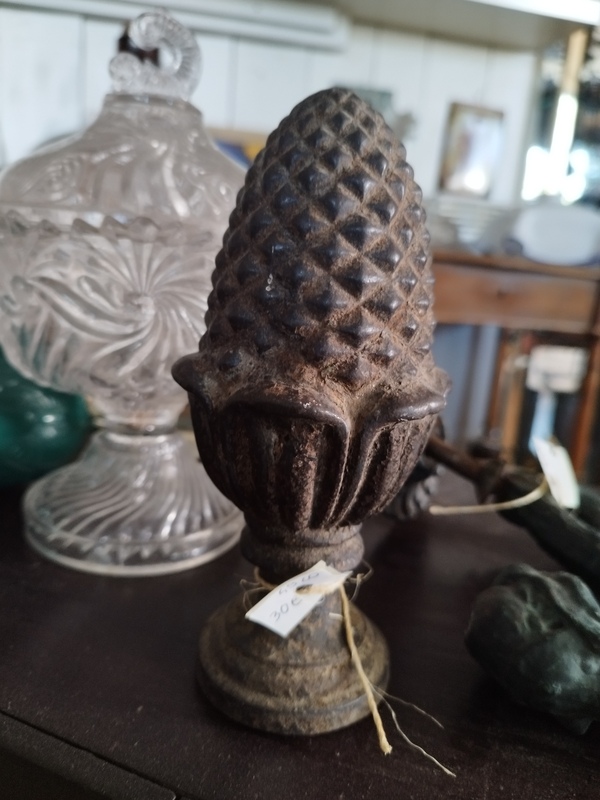 Boule d'escalier pomme de pin 