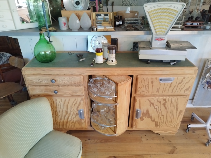 Buffet mado 50s avec bar tournant