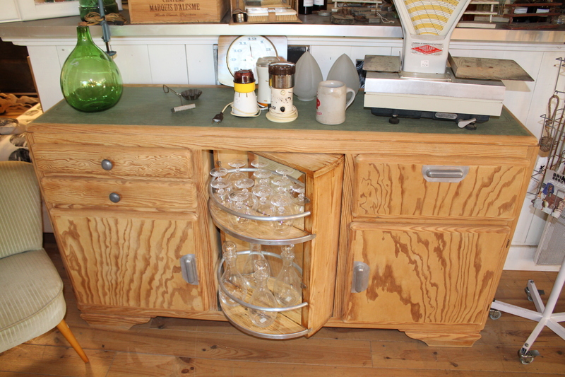 Buffet mado 50s avec bar tournant