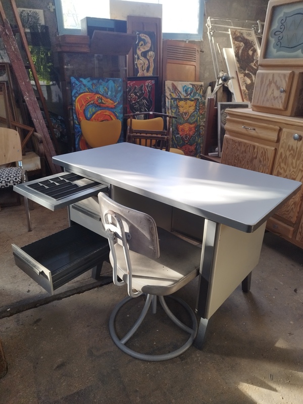 Bureau vntage Strafor 
