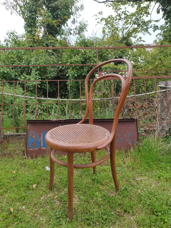Chaise bistro en bois courbé