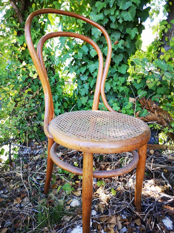Chaise de bistro en bois courbé