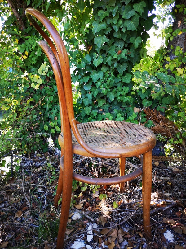 Chaise de bistro en bois courbé