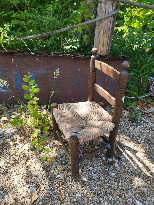 Chaise paillée enfant