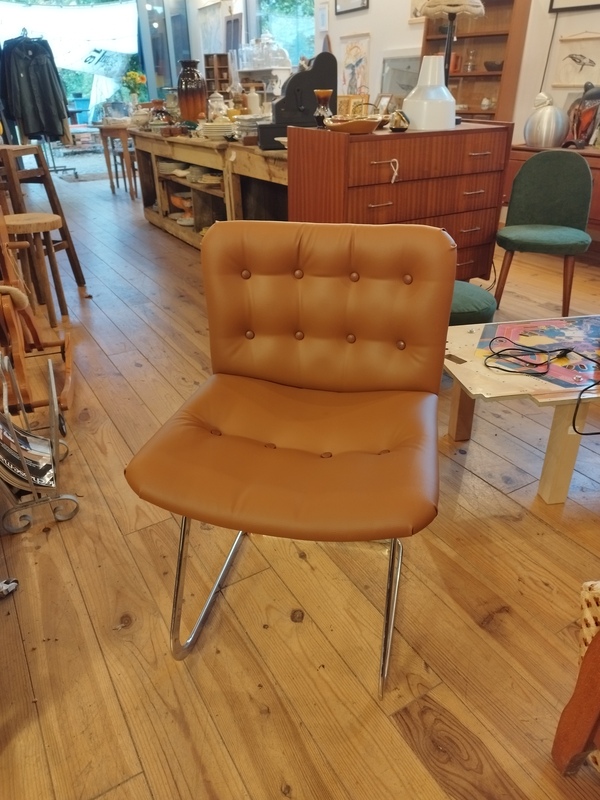 Chaise space age 70s chrome et skai 