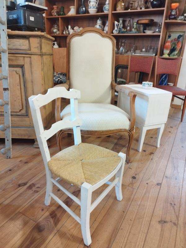 Chaise XXe bois peint et paille