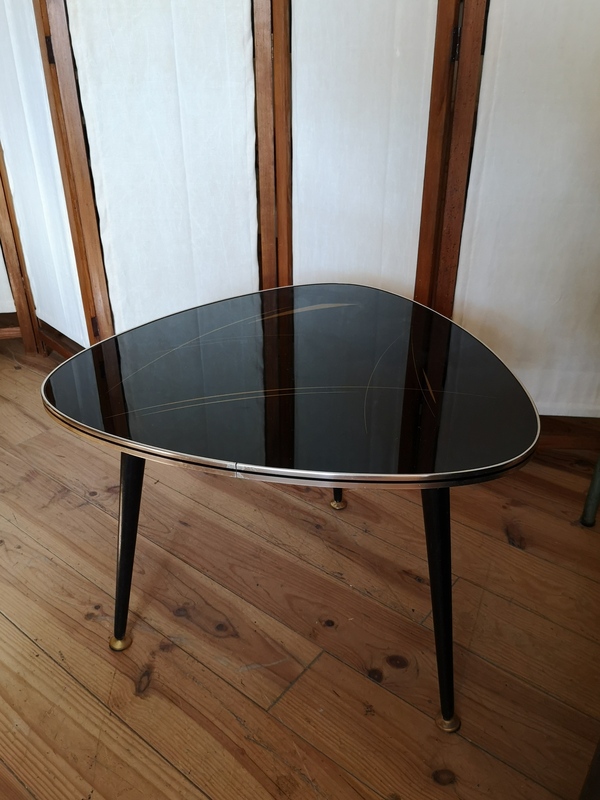 Coffee table tripode