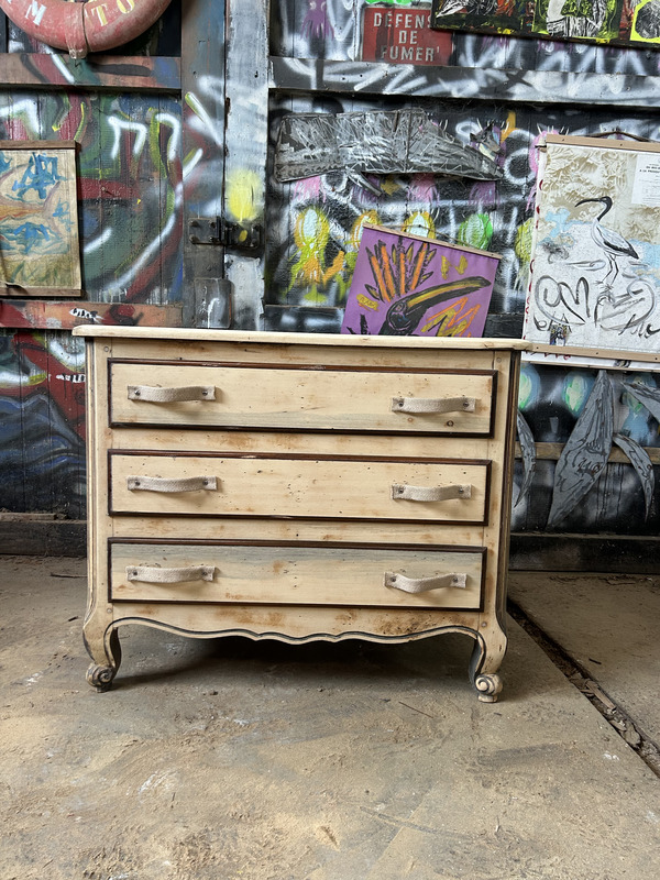 Commode trois tiroirs