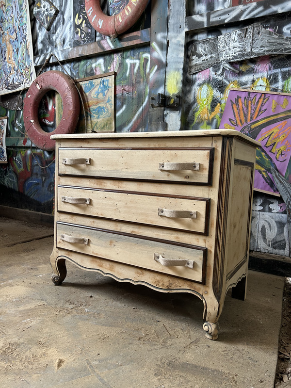 Commode trois tiroirs