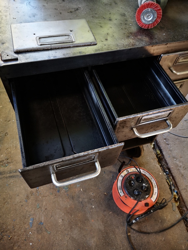 Décapage restauration relooking patine meuble métal et bois