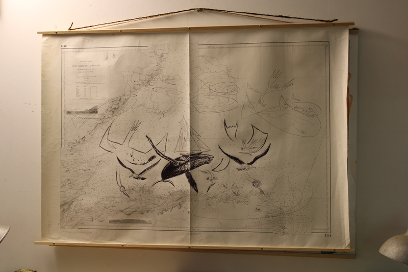 Dessins peintures sur cartes marines