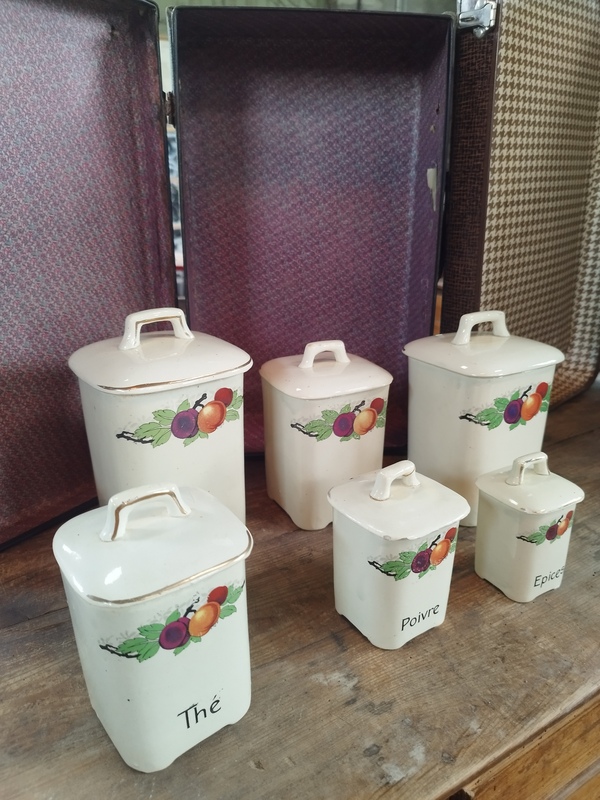 Ensemble pots d'épices liseré doré 