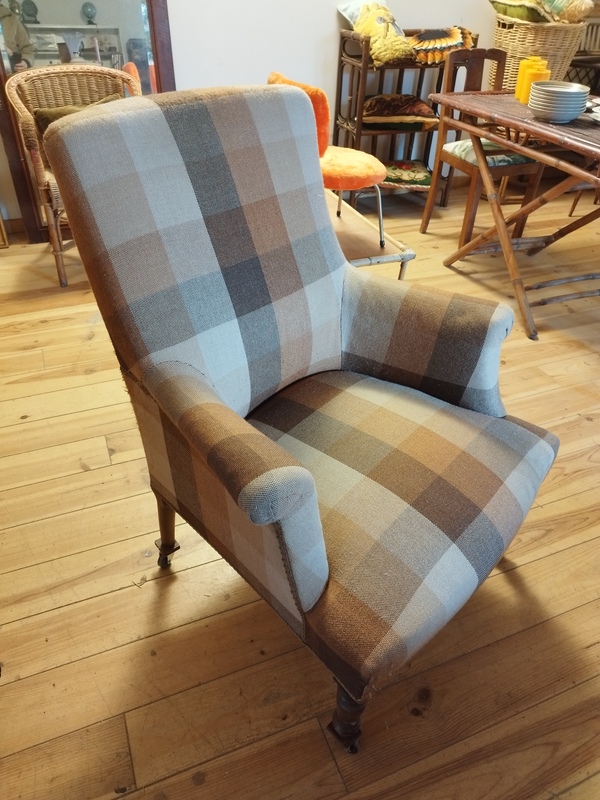 Fauteuil à carreaux tweed
