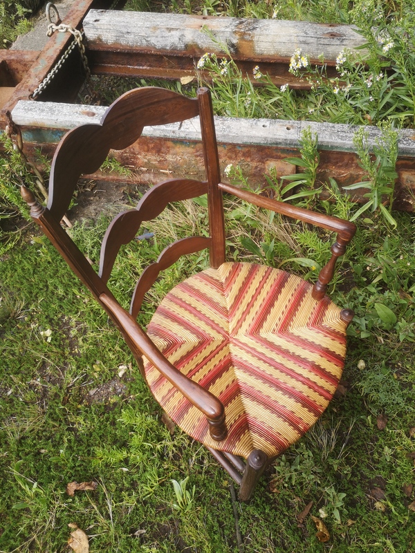 Fauteuil ancien paille rouge 