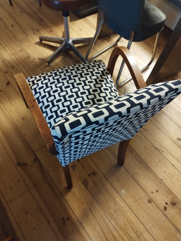 Fauteuil bridge tapissé dans notre atelier
