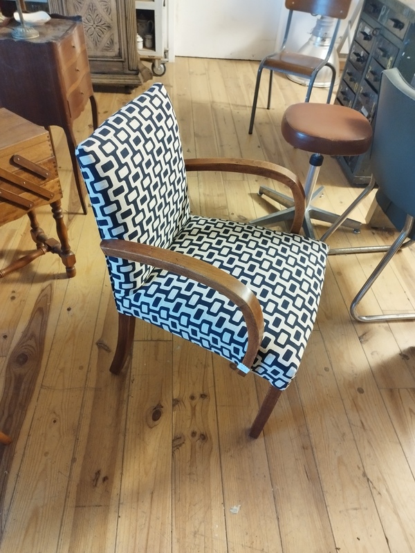 Fauteuil bridge tapissé dans notre atelier
