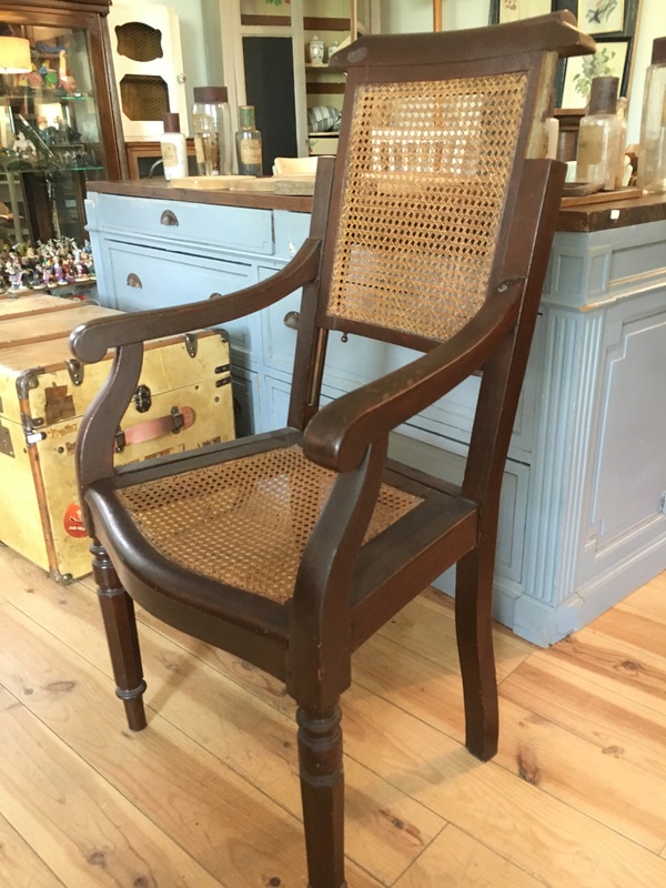 Fauteuil de coiffeur canné 