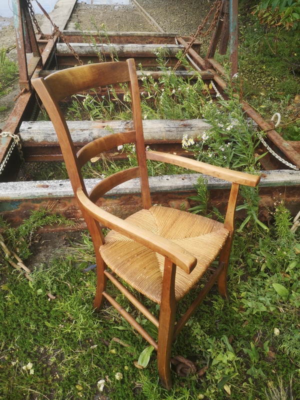 Fauteuil paillé rustique charentais