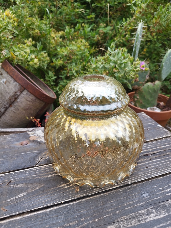 Globe en verre moulé 70's