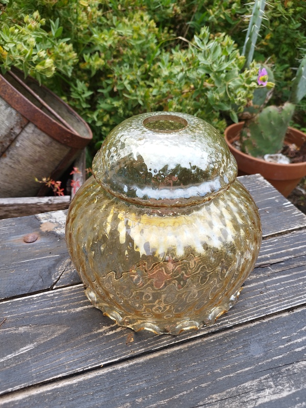 Globe en verre moulé 70's