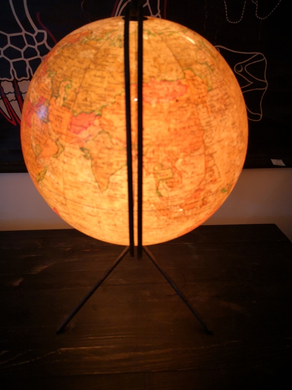 Globe terrestre Girard Barrère Thomas