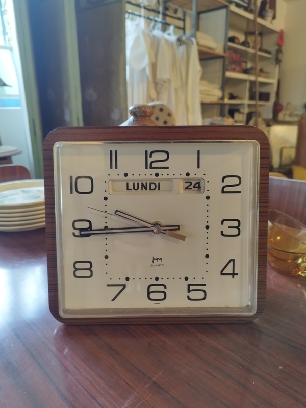 Horloge murale Jaz avec calendrier perpétuel