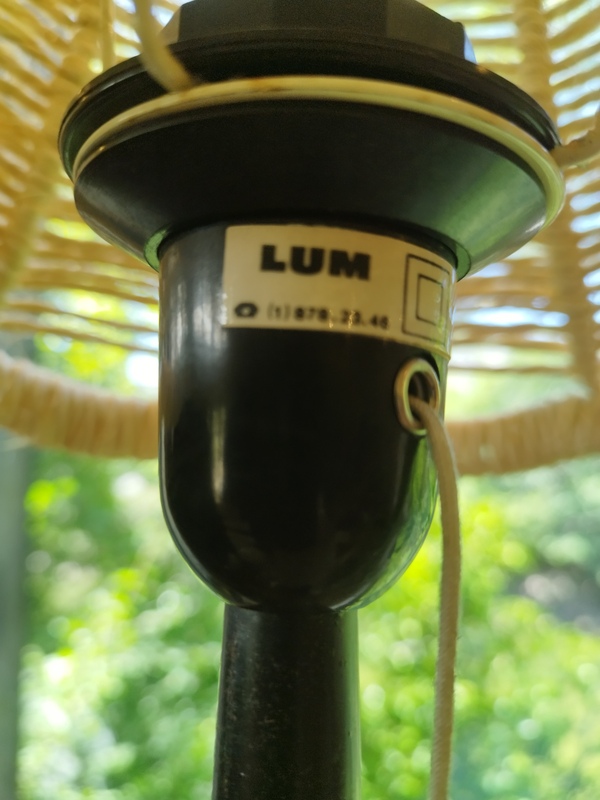 Lampe de table LUM