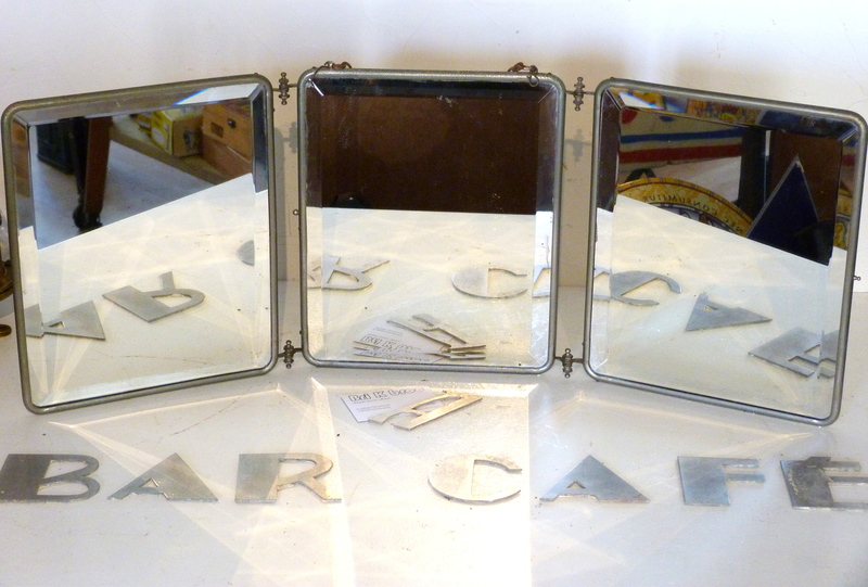 Lettres en métal café bar