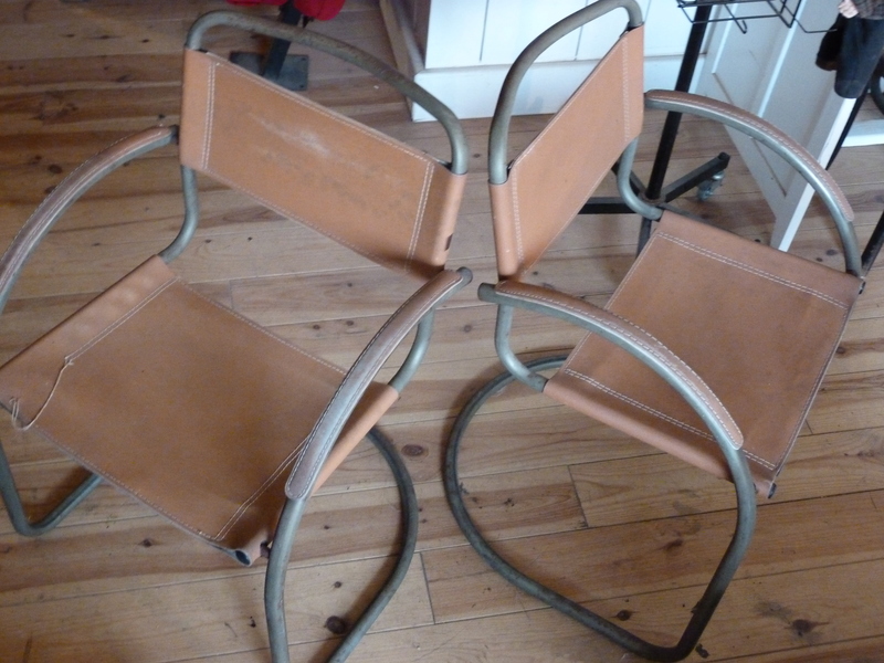 Lot de deux fauteuil alu et cuir 70s