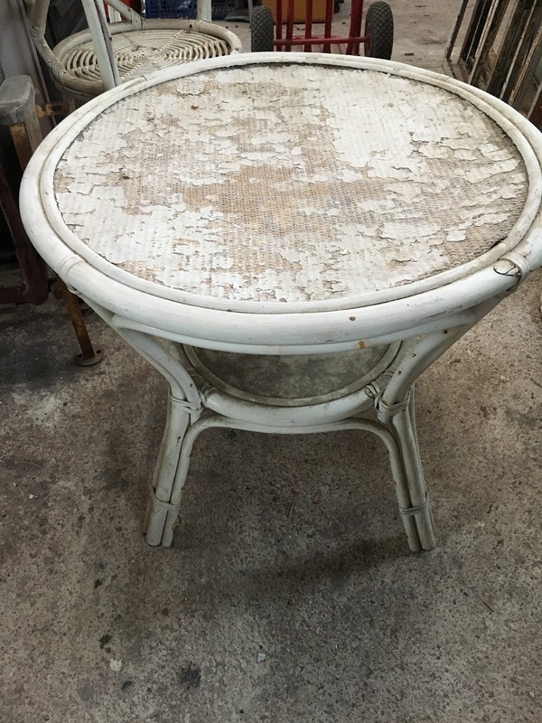 Lot de deux fauteuils en rotin