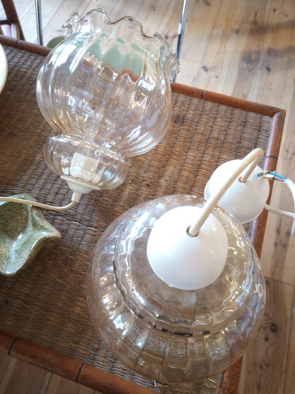 Lot de deux suspensions 70's