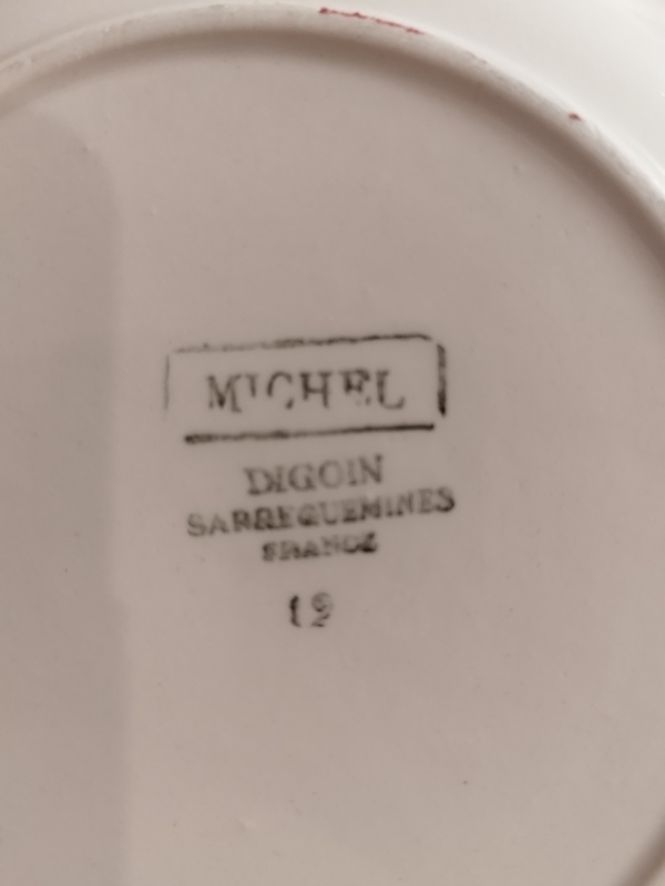 Lot de quatre assiettes Sarreguemines