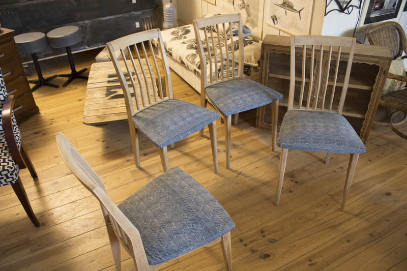 Lot de quatre chaises